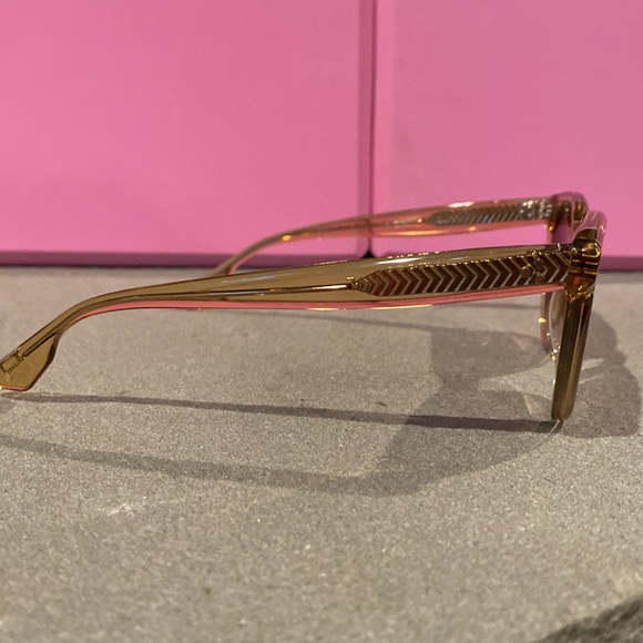 KREWE Accessories New Krewe Quinn Sunglasses In Sweet Tea Comes